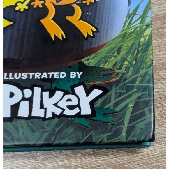 Cat Kid Comic Club Perspectives by Dav Pilkey Hardcover 2021 Graphix Scholastic - Picture 4 of 6